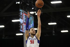 Deividas Sirvydis metė net 10 tritaškių – pataikė mažiau nei pusę, o „Cruise“ pralaimėjo