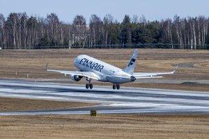 Plintant omikron variantui, SAM siūlo palikti ribojimus atvykstantiems iš trečiųjų šalių