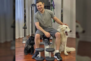 Šunis auginančiam Ukrainos prezidentui – gyvūnų mylėtojų pagarba: „Mes palaikome Ukrainą ir V. Zelenskį“