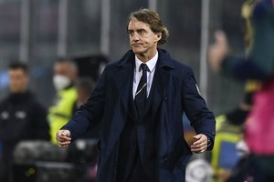 Be pasaulio futbolo čempionato sensacingai likę italai apsisprendė dėl trenerio R. Mancini ateities