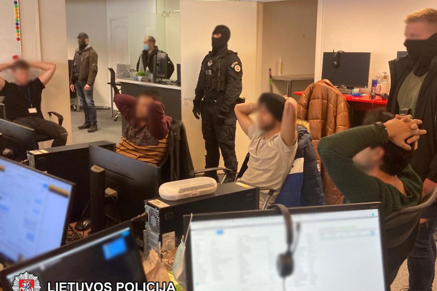 Europolo koordinuota operacija: Lietuvoje ir Latvijoje sulaikyta per 100 įtariamųjų.<br> Vilniaus apskrities VPK nuotr.