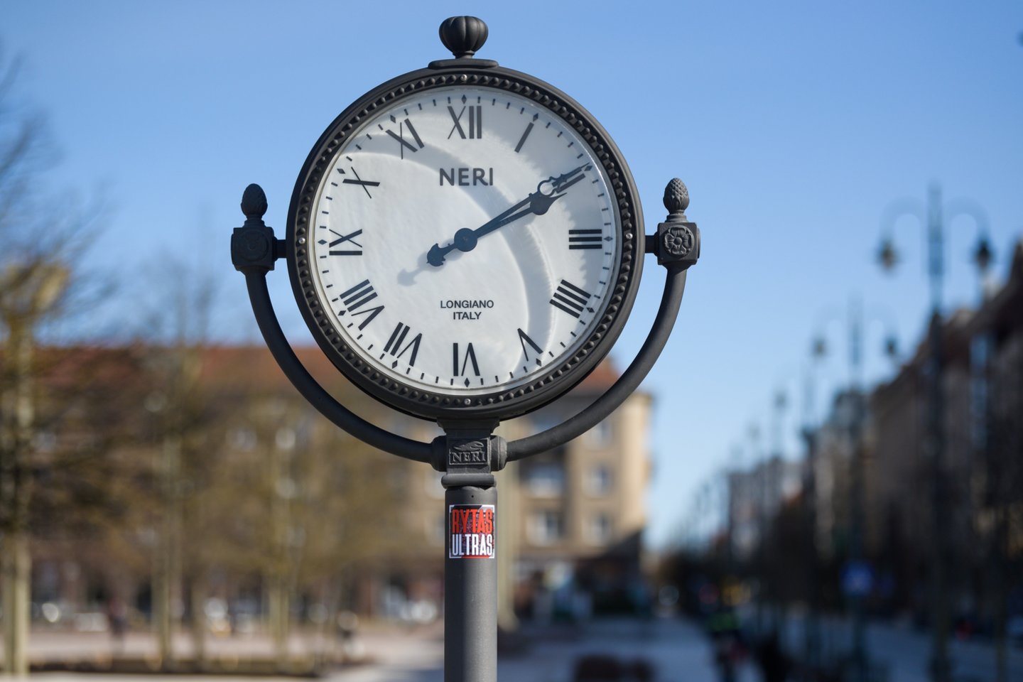Lietuvoje savaitgalį atšauktas žiemos laikas – naktį į sekmadienį, trečią valandą, pasukę laikrodžių rodykles viena valanda į priekį, pradėjome gyventi vasaros laiku.<br>V.Skaraičio nuotr.