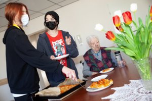 Keturiolikmetės iš Ukrainos: ir mes norime jums padėti