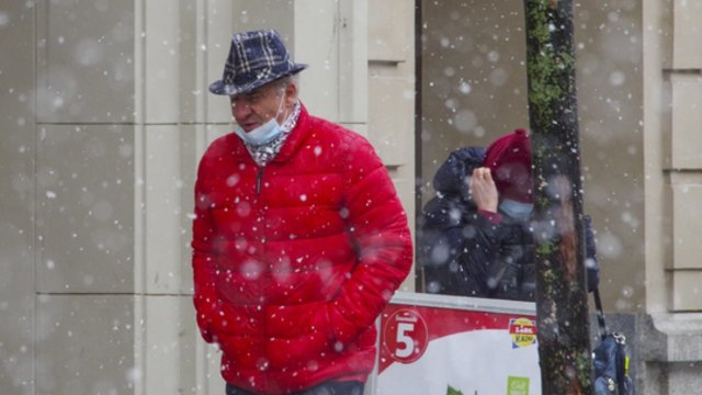 Žiemą primenantys orai nesitrauks: temperatūra nukris iki 7 laipsnių šalčio