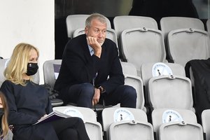 Nuo skurdžiaus našlaičio iki oligarcho: R. Abramovičiaus kelias į aukštumas – išskirtinai rusiškas