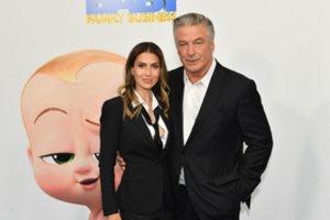 63-ejų Alecas Baldwinas su žmona laukia septinto vaikelio