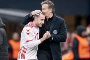 Iš kito pasaulio sugrąžintas Ch. Eriksenas vėl įmušė, o danai sutriuškino serbus