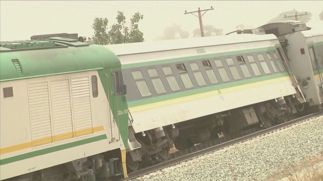 Po išpuolio Nigerijos traukinyje gynybos štabo viršininkas užtikrino: nusikaltėliai „neliks nenubausti“