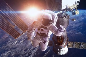 Iš TKS į Žemę grįžta JAV astronautas ir du Rusijos kosmonautai
