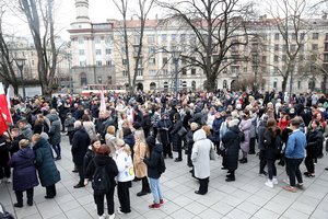 Dėl Trakų rajono švietimo įstaigų pertvarkos – protestas prie Vyriausybės