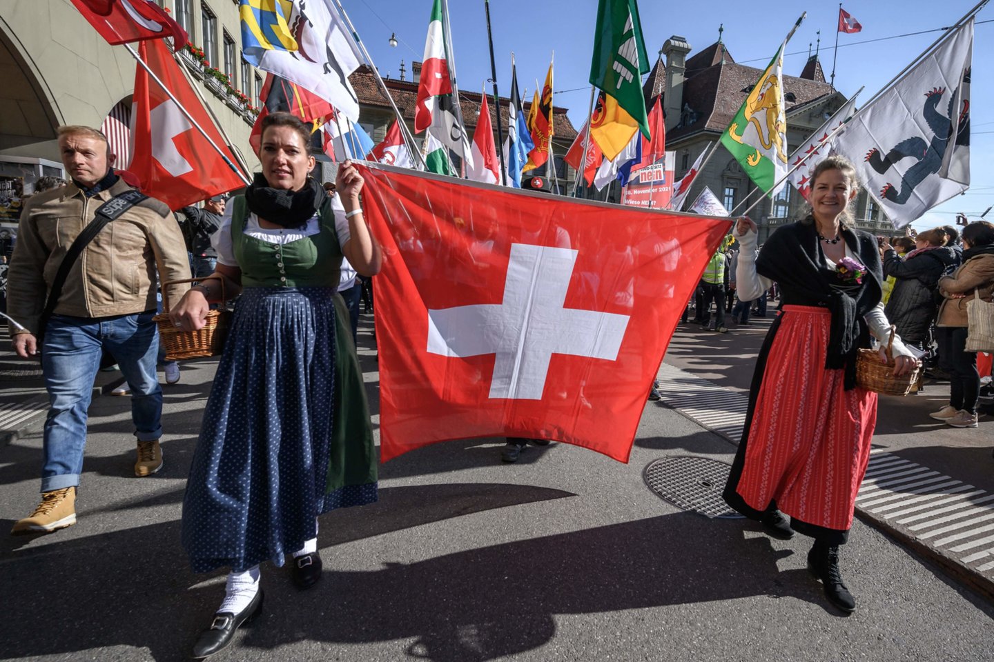 Šveicarija atšaukia visas koronaviruso priemones.<br>AFP/Scanpix nuotr.