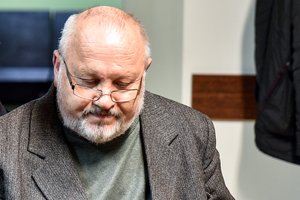 Solidžią sumą atseikėjusiam verslininkui staiga pagailo sumokėto kyšio – įklampinęs advokatą pareikalavo atiduoti