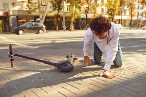 Viena didžiausių grėsmių dantims – paspirtukas: lūžta net žandikauliai