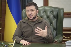 Nusivylęs V. Zelenskis atšaukė du Ukrainos ambasadorius ir įspėjo kitus: paaiškino, ką privalo pasiekti