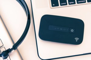 Į Lietuvą atvykusiems ukrainiečiams „Tele2“ skiria 200 interneto modemų su nemokama paslauga