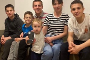 Su penkiais vaikais Raseiniuose apsistojusi Alina stengiasi jiems suteikti kuo įprastesnį gyvenimą 