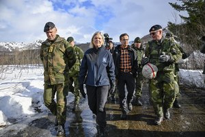 Švedijos premjerė neatmeta stojimo į NATO galimybės