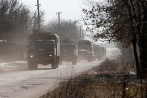 Ukrainos snaiperis sustabdė okupantų koloną ir paėmė į nelaisvę Rusijos karininką