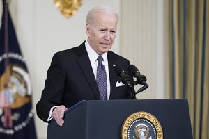 J. Bidenas: V. Putinas galbūt skyrė kai kuriems patarėjams „namų areštą“