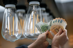 Vyriausybė pristatė 2 mlrd. eurų vertės planą, kaip mažinti kainų naštą gyventojams: siūlo kelias priemones