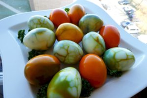 Natūraliai dažyti margučiai be lukšto: eksperimentams nėra ribų