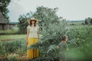 Keturių vaikų mama Ieva pesikraustymui ieškojo gūdžiausio kaimo: mieste gyventi nuobodu