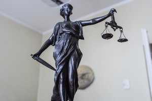 Teismas atvertė ilgai strigusią "Raseinių vandenų" bylą