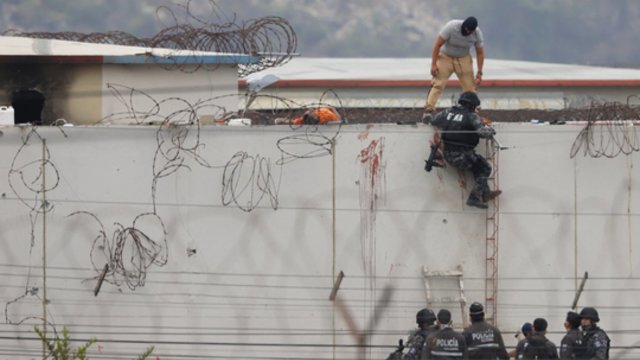 Ekvadore per riaušes kalėjime žuvo mažiausiai 20 žmonių: neramumus malšino šimtai pareigūnų