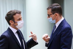 E. Macronui – aštrūs Lenkijos premjero M. Morawieckio kirčiai: „Kiek kartu derėjaisi su V. Putinu?“