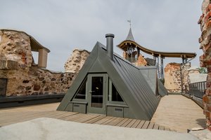 Visai šalia mūsų – išskirtinė traukos vieta: po vienu stogu telpa šimtametės sienos ir moderniausios technologijos