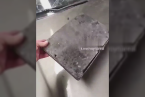 Vos nulaikė juoką: patikrinę rusų marodieriaus neperšaunamą liemenę, ukrainiečiai aptiko siurprizą