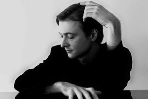 Ukrainiečių kilmės pianistas D. Levkovičius: „Viliuosi, kad muzika suteiks tikėjimo žmogiškumu“