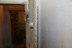 Karo įbaugintiems lietuviams privatūs asmenys siūlo įsigyti slėptuves, tik jau gerokai brangiau nei pirko patys