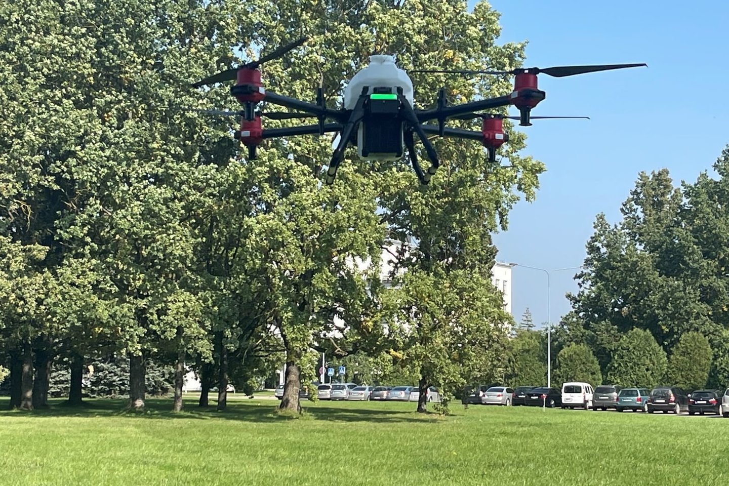 Stulbinančiu greičiu tobulėjančios dronų technologijos atveria naujas galimybes žemės ūkio sektoriuje.