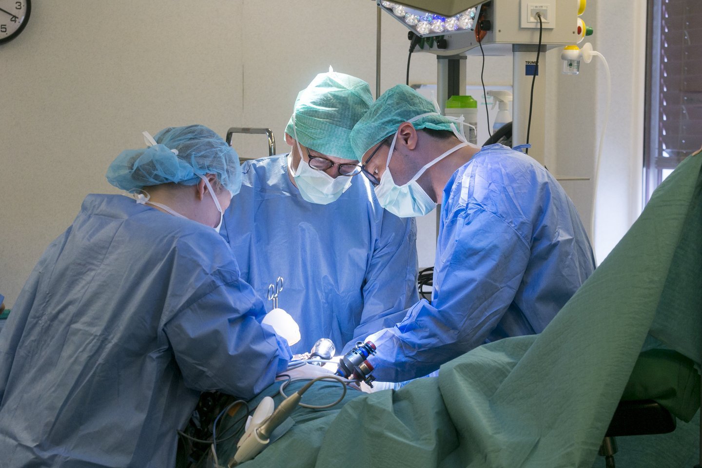 Organų transplantacijos operacijos akimirka.<br>T.Bauro aociatyvinė nuotr.