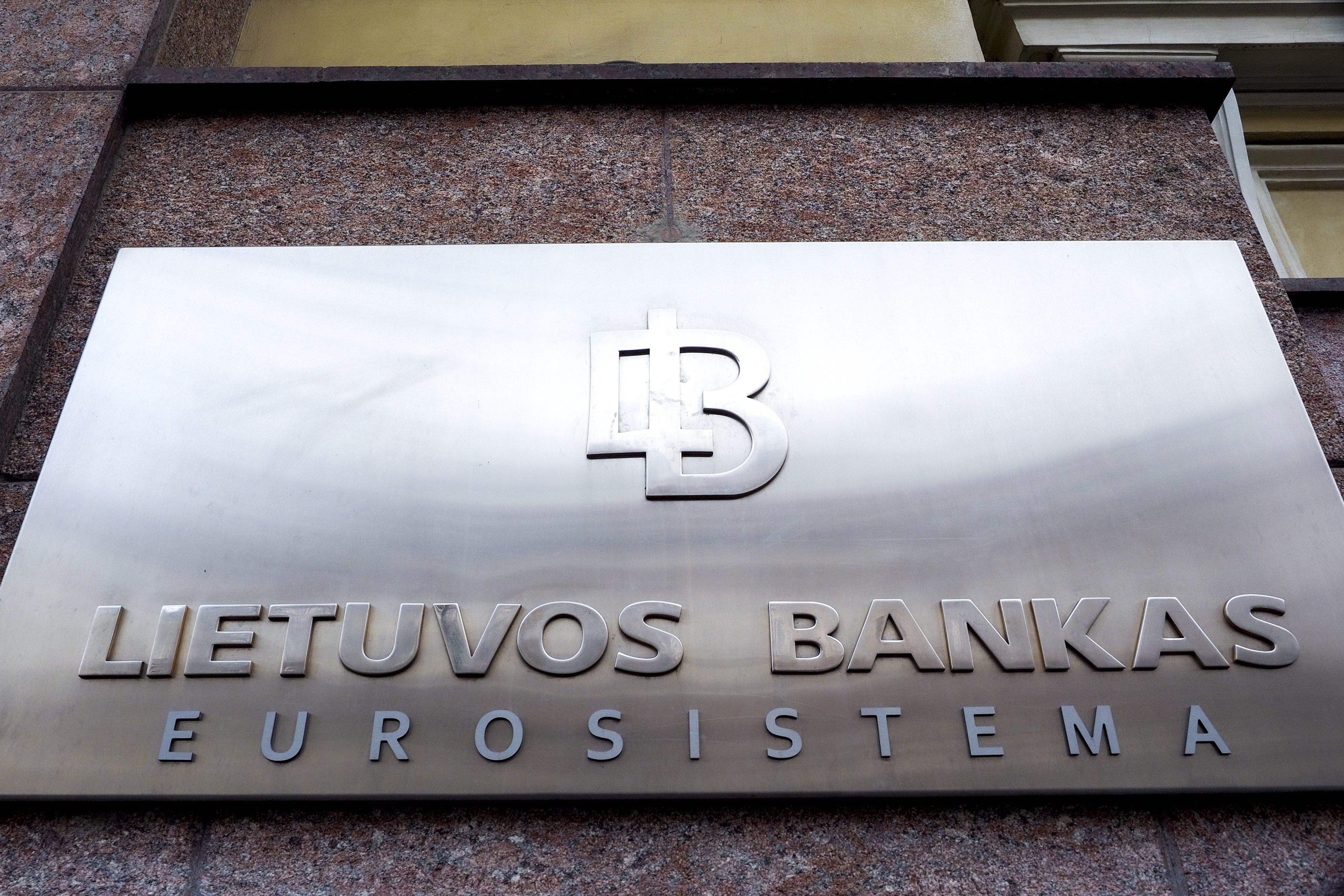  Lietuvos bankas yra Lietuvos Respublikos centrinis bankas, Europos Centrinių Bankų Sistemos narys. Lietuvos bankas yra Lietuvos Respublikos centrinis bankas, Europos Centrinių Bankų Sistemos narys.