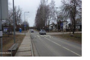Trečiadienio eismo įvykiai: nukentėjo vairuotojai, keleiviai, pėstieji
