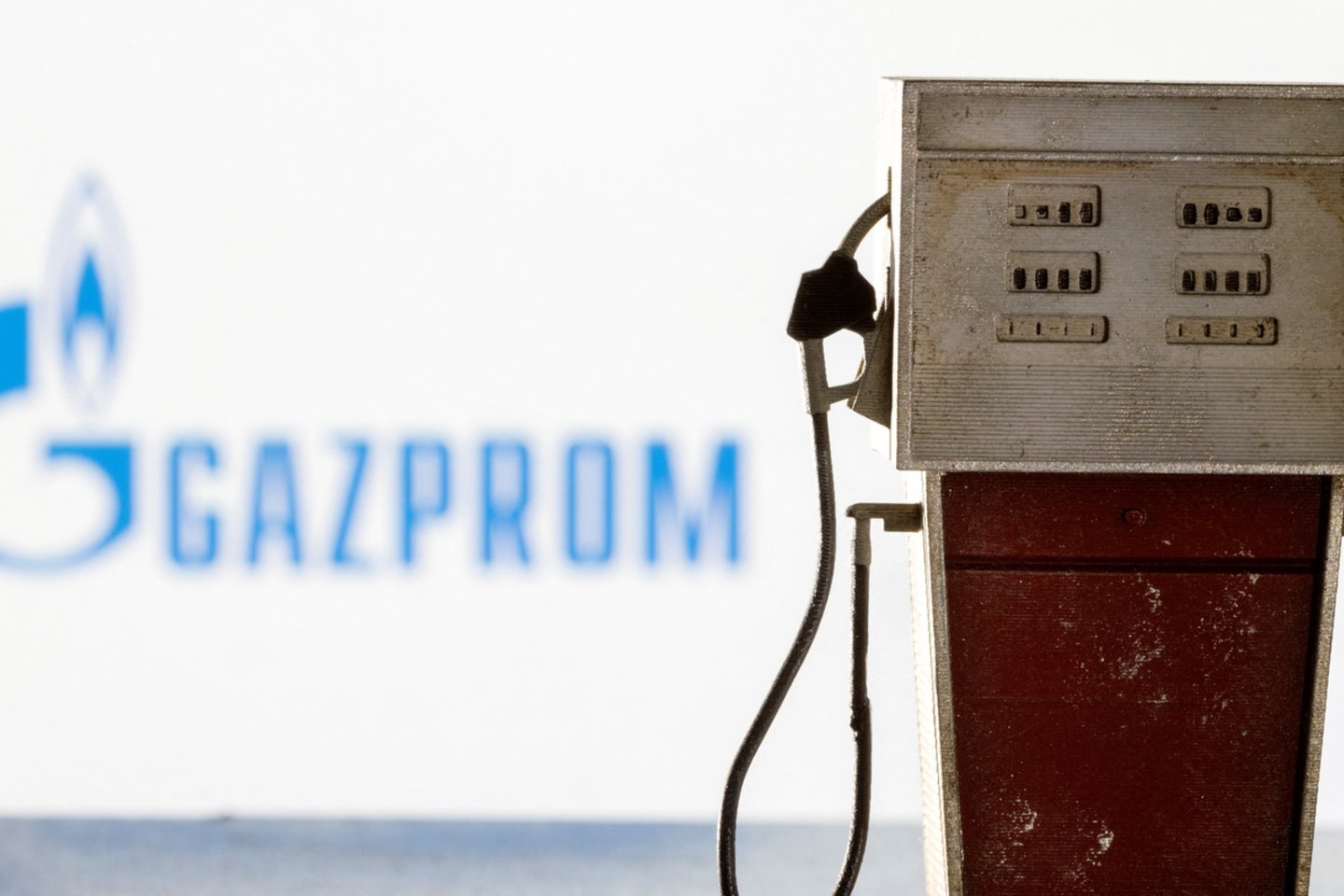 Rusijos didžėjus tik per plauką nenusipirko „Gazprom Germania“: kompaniją galėjo gauti vos už eurą.<br>Reuters/Scanpix nuotr.
