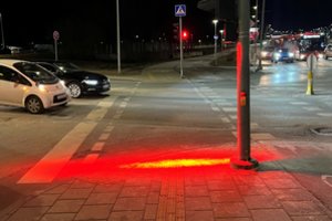 Pėstieji savo mobiliajame telefone išvys šį signalą – taip siekiama išvengti skaudžių nelaimių