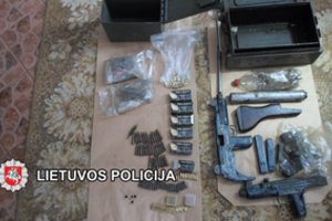 Prieniškis bus teisiamas už neteisėtą ginklų ir šaudmenų arsenalo laikymą