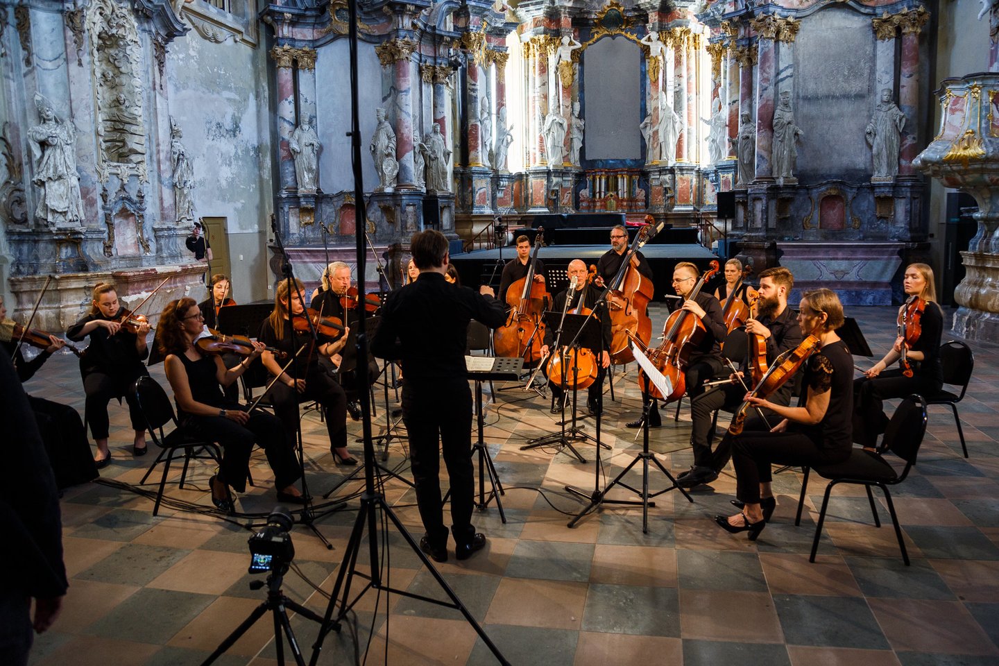Šv.Kristoforo kamerinis orkestras parengė programą monsinjorui K.Vasiliauskui atminti.