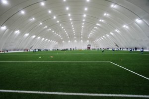 Dengtų maniežų įrengimui numatyti 8 mln. eurų, savivaldybės kviečiamos teikti paraiškas