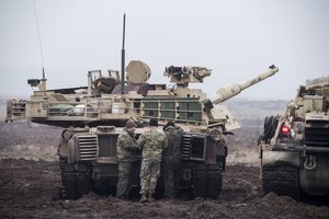 Lietuva iš JAV ir Vokietijos pirks ginkluotės už daugiau nei po 1 mlrd. eurų