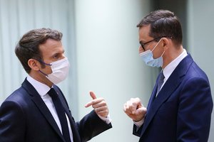 Varšuva iškvietė Prancūzijos ambasadorių dėl E. Macrono pareiškimo apie Lenkijos premjerą