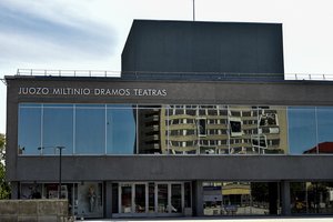 Juozo Miltinio dramos teatre – pasaulinio garso pjesės „Lankant poną Gryną“ premjera