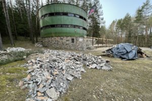 Prienai ginasi nuo namų vaiduoklių: vienas penkiasdešimtmečių kartai brangus apleistas pastatas sudomino baikerius