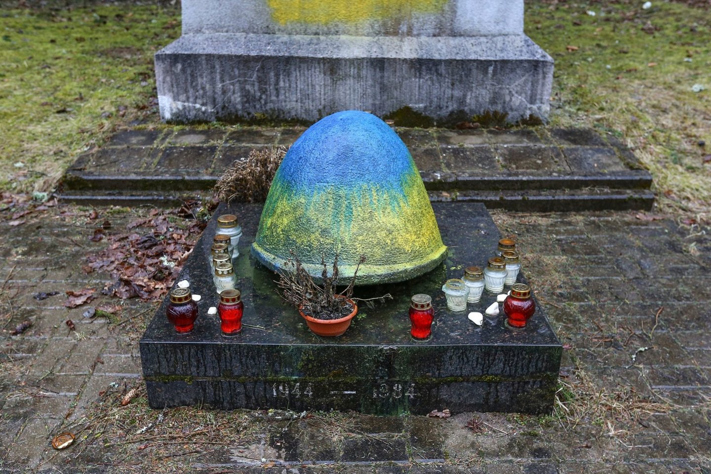  Šiaulių rajone – vandalų išpuolis sovietų karių kapinėse.<br> G.Šiupario nuotr.