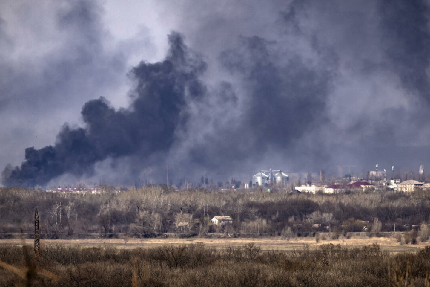 Karas Ukrainoje.<br>Twitter nuotr.