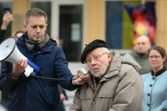 Proteste prie Vokietijos ambasados kalbėjęs V. Landsbergis: ponai politikai, ar matysite, kai naktį ateis tie nužudyti ukrainiečių vaikai