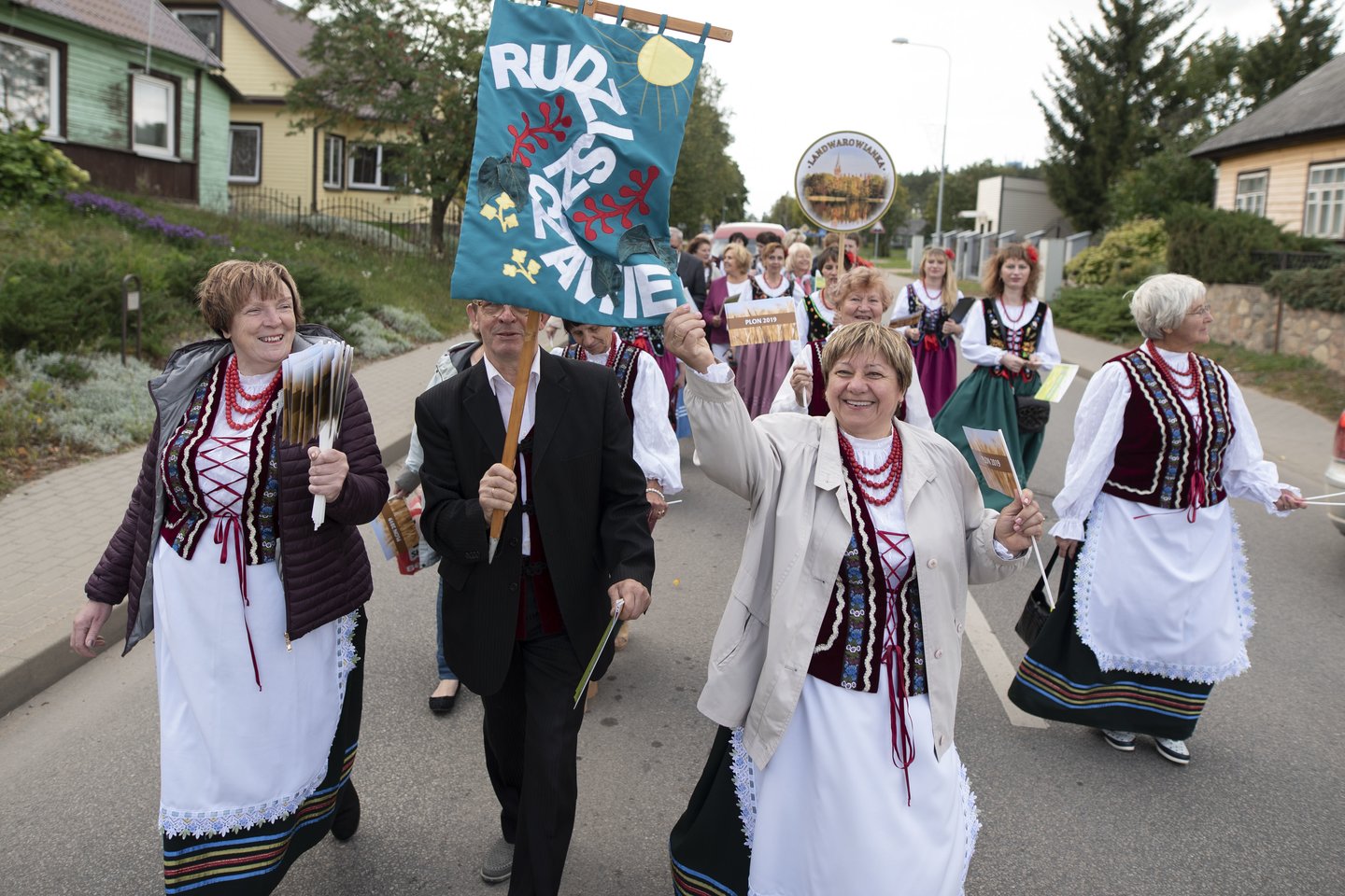 Ryšys su žiūrovais mezgamas per tradicijas, kultūrą, dainą ar šokį – taip galima apibūdinti daugiakultūriame Trakų krašte vykstančius įvairių bendruomenių renginius.<br>Trakų rajono savivaldybės nuotr.